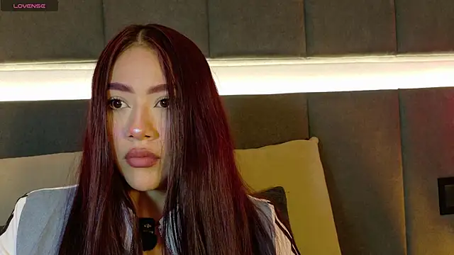 nicolle pierce online show from April 12, 2026, 10:42 am