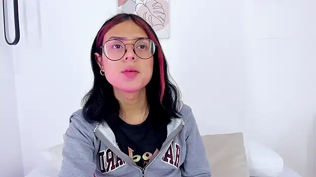 samantha  fairy online show from January 7, 2025, 1:03 pm