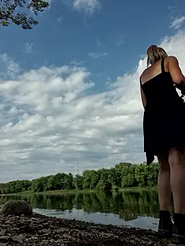 Snapshot of KSwonderland6 chatting on September 18, 2025, 3:03 pm KSwonderland6 online show from September 18, 2025, 3:03 pm