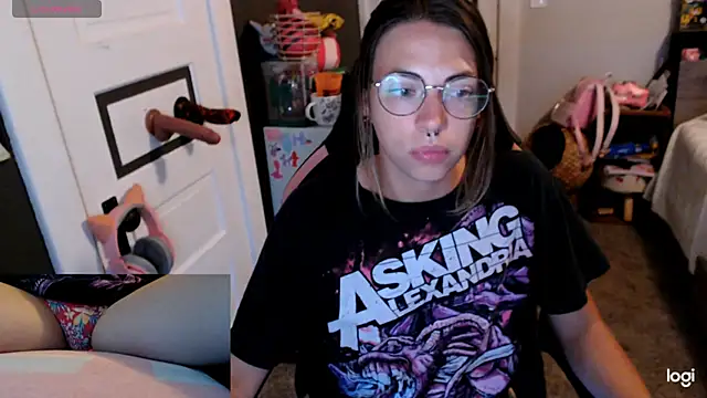 Snapshot of KSwonderland6 chatting on September 24, 2025, 3:43 am KSwonderland6 online show from September 24, 2025, 3:43 am