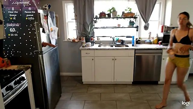 Snapshot of KSwonderland6 chatting on October 7, 2025, 5:10 pm KSwonderland6 online show from October 7, 2025, 5:10 pm