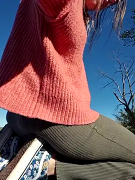 Snapshot of KSwonderland6 chatting on October 20, 2025, 3:34 pm KSwonderland6 online show from October 20, 2025, 3:34 pm