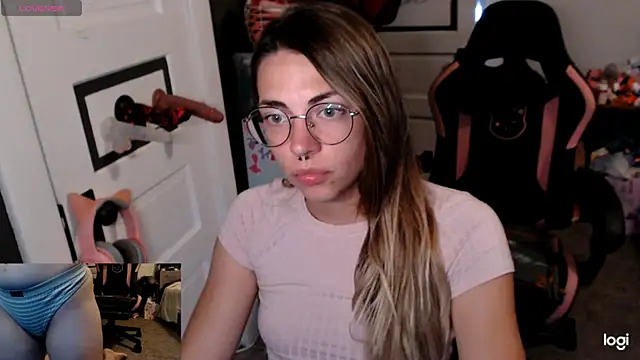 Snapshot of KSwonderland6 chatting on November 5, 2025, 5:46 pm KSwonderland6 online show from November 5, 2025, 5:46 pm