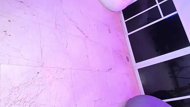 Snapshot of GEANNAROSE chatting on December 28, 2024, 10:47 am GEANNAROSE online show from December 28, 2024, 10:47 am