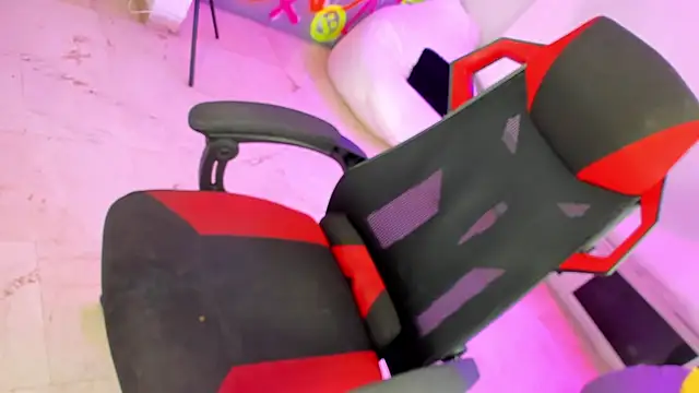 Snapshot of GEANNAROSE chatting on January 25, 2025, 10:08 am GEANNAROSE online show from January 25, 2025, 10:08 am