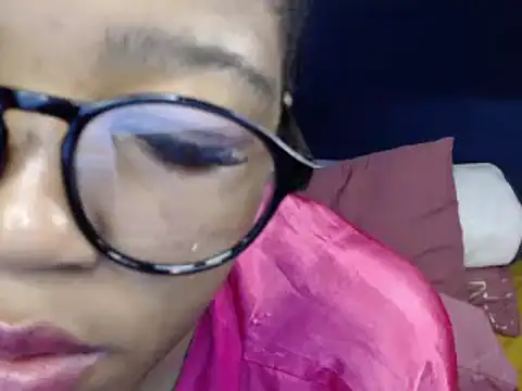 Snapshot of Busty-Londie chatting on February 21, 2025, 3:12 am Busty-Londie online show from February 21, 2025, 3:12 am