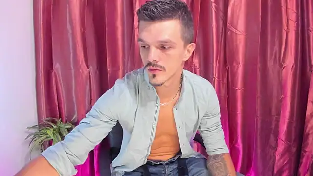 Snapshot of DonyBrown chatting on October 16, 2025, 8:43 pm DonyBrown online show from October 16, 2025, 8:43 pm