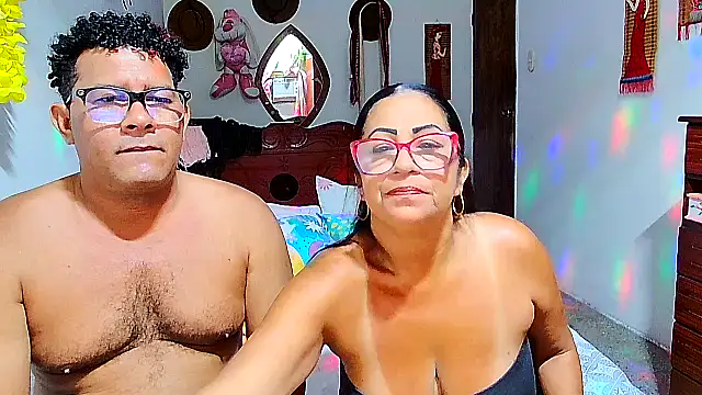 Snapshot of rosi_pamela chatting on January 15, 2026, 10:13 pm rosi pamela online show from January 15, 2026, 10:13 pm