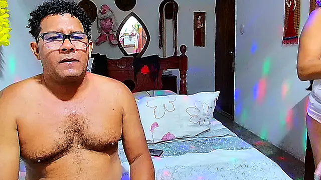 Snapshot of rosi_pamela chatting on January 17, 2026, 3:00 am rosi pamela online show from January 17, 2026, 3:00 am