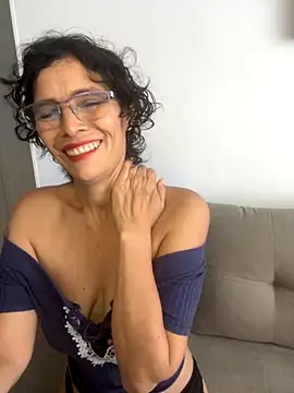 MireyaTorresGu online show from November 15, 2025, 2:35 pm