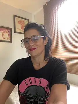 Snapshot of MireyaTorresGu chatting on March 17, 2026, 4:43 pm MireyaTorresGu online show from March 17, 2026, 4:43 pm