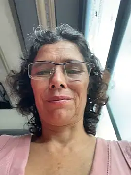 Snapshot of MireyaTorresGu chatting on April 15, 2026, 8:20 pm MireyaTorresGu online show from April 15, 2026, 8:20 pm
