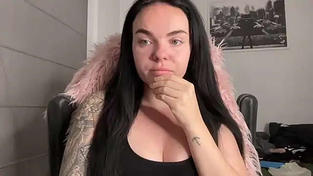 Snapshot of yorkshiregal chatting on December 7, 2024, 4:20 am yorkshiregal online show from December 7, 2024, 4:20 am