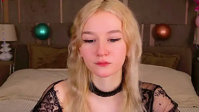 Snapshot of NaomiLoys chatting on February 15, 2025, 12:04 am NaomiLoys online show from February 15, 2025, 12:04 am