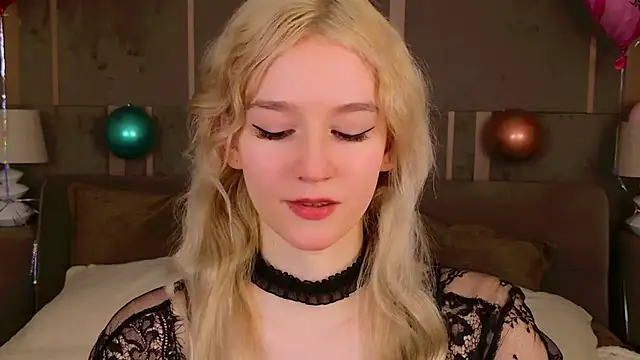 Snapshot of NaomiLoys chatting on February 15, 2025, 7:28 pm NaomiLoys online show from February 15, 2025, 7:28 pm