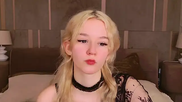 Snapshot of NaomiLoys chatting on February 27, 2025, 4:09 am NaomiLoys online show from February 27, 2025, 4:09 am