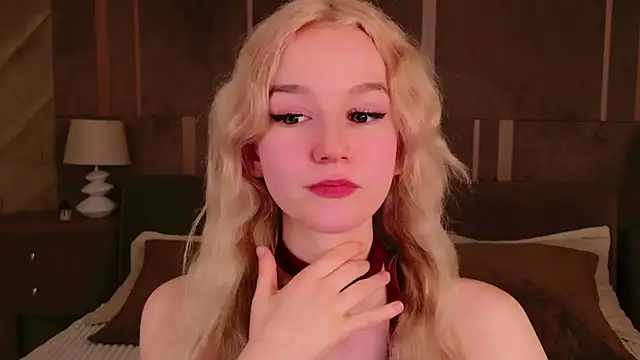 Snapshot of NaomiLoys chatting on March 22, 2025, 10:37 pm NaomiLoys online show from March 22, 2025, 10:37 pm