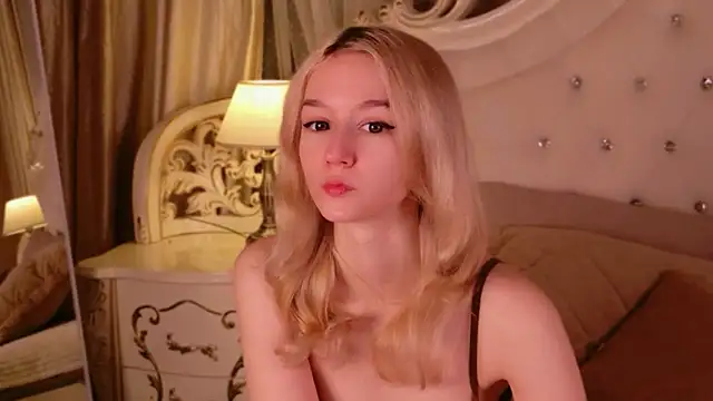 Snapshot of NaomiLoys chatting on February 6, 2026, 11:24 am NaomiLoys online show from February 6, 2026, 11:24 am