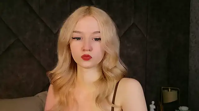 Snapshot of NaomiLoys chatting on February 23, 2026, 10:56 am NaomiLoys online show from February 23, 2026, 10:56 am