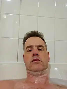 Hectorthyssen1 online show from January 10, 2025, 8:15 pm