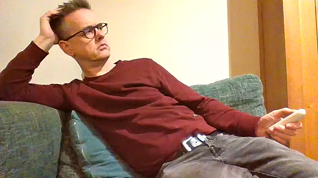 Hectorthyssen1 online show from February 13, 2025, 10:11 pm