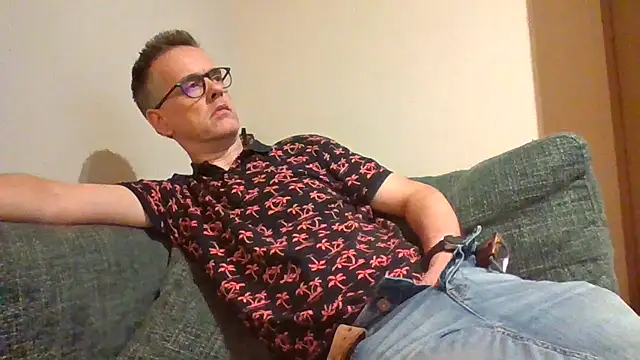 Hectorthyssen1 online show from September 19, 2025, 9:59 pm