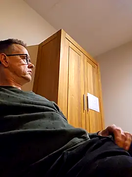 Hectorthyssen1 online show from October 18, 2025, 10:32 pm