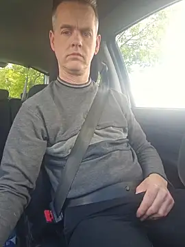 Hectorthyssen1 online show from May 18, 2026, 3:18 pm