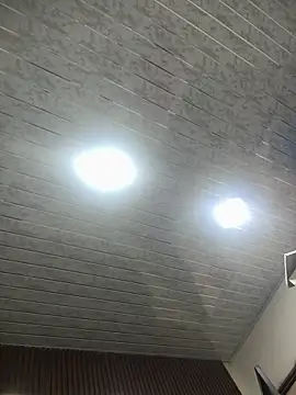 Baby Niels online show from October 10, 2025, 8:52 pm