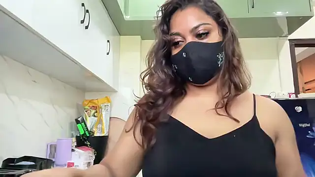 Snapshot of soniyatelugu chatting on February 19, 2026, 8:32 am soniyatelugu online show from February 19, 2026, 8:32 am