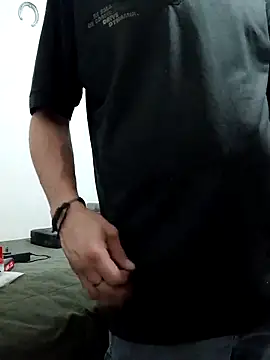 jhonyhot9292 online show from April 7, 2026, 6:58 am