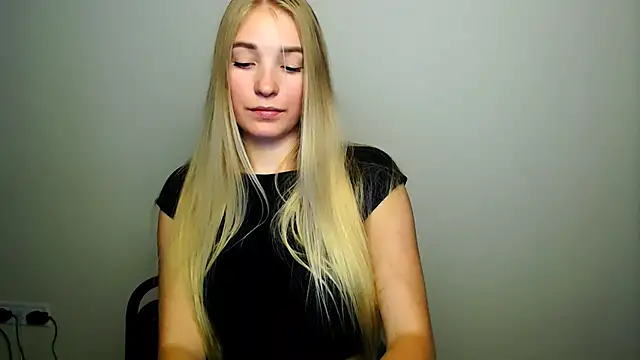 Queen ofLove online show from October 13, 2025, 8:53 pm