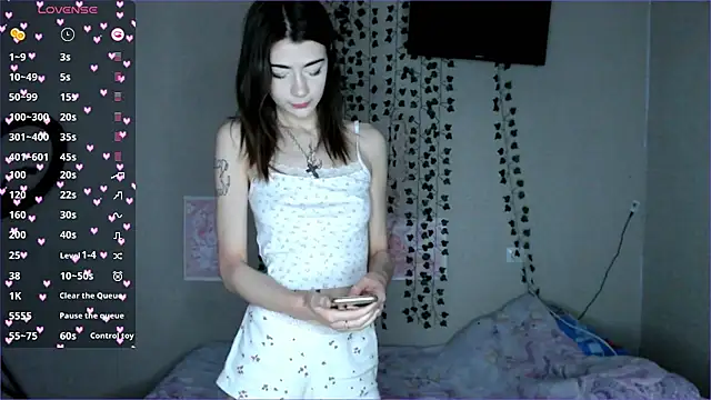 Snapshot of Cyber_hoe chatting on December 22, 2024, 3:00 pm Cyber hoe online show from December 22, 2024, 3:00 pm