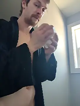 Snapshot of kinkyandmarried chatting on January 18, 2025, 5:37 pm kinkyandmarried online show from January 18, 2025, 5:37 pm