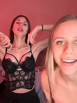 lunawolf21 online show from December 19, 2024, 7:51 am