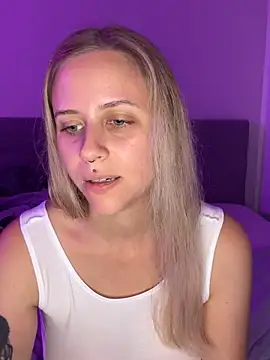 lunawolf21 online show from October 13, 2025, 7:03 pm