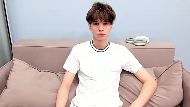 Im Shine Guy online show from November 18, 2025, 7:35 am