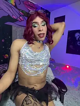 Snapshot of Diana_2003 chatting on December 19, 2025, 12:23 pm Diana 2003 online show from December 19, 2025, 12:23 pm