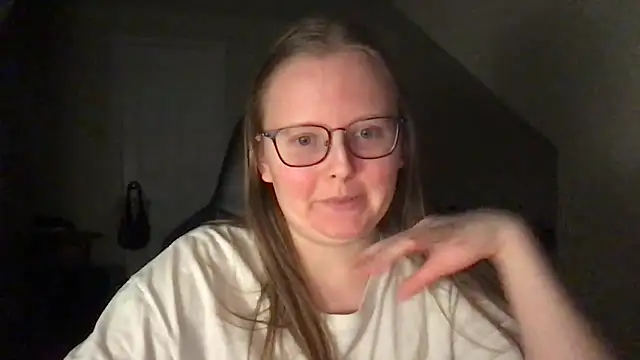 Snapshot of lexie_lilacs chatting on February 16, 2025, 4:42 am lexie lilacs online show from February 16, 2025, 4:42 am