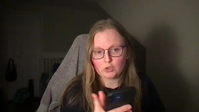 Snapshot of lexie_lilacs chatting on February 19, 2025, 11:57 pm lexie lilacs online show from February 19, 2025, 11:57 pm