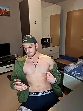 Snapshot of Sexynoah chatting on January 11, 2025, 12:12 am Sexynoah online show from January 11, 2025, 12:12 am