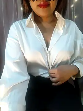 Snapshot of deslisexpriya chatting on February 4, 2026, 10:36 pm deslisexpriya online show from February 4, 2026, 10:36 pm