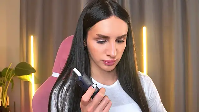 Kim Oberlin  online show from November 14, 2025, 4:06 pm