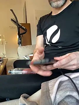 Snapshot of Gilgamesch1704 chatting on January 29, 2025, 2:53 pm Gilgamesch1704 online show from January 29, 2025, 2:53 pm