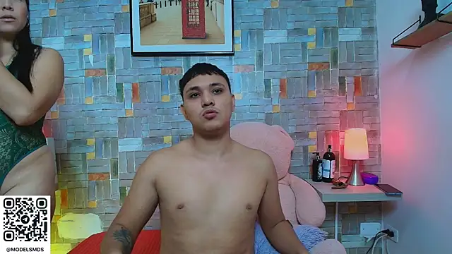 Snapshot of couple_lovelyds chatting on November 4, 2025, 8:30 pm couple lovelyds online show from November 4, 2025, 8:30 pm