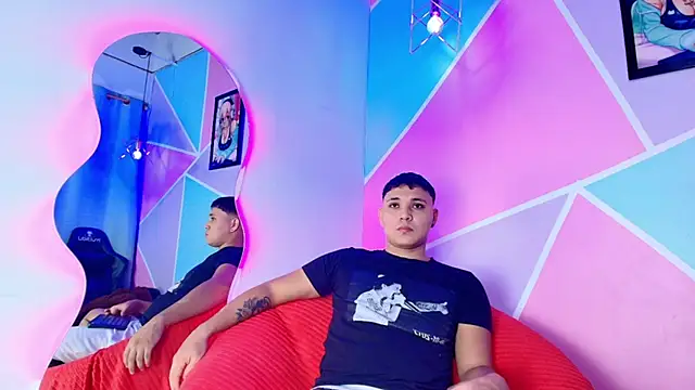 Snapshot of couple_lovelyds chatting on November 6, 2025, 8:54 pm couple lovelyds online show from November 6, 2025, 8:54 pm