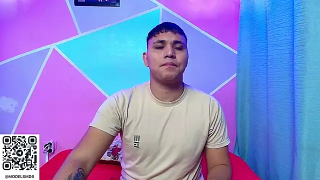 Snapshot of couple_lovelyds chatting on January 8, 2026, 8:33 pm couple lovelyds online show from January 8, 2026, 8:33 pm