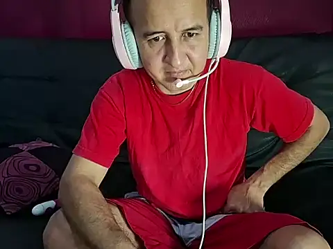 Snapshot of yazforeSolo chatting on March 3, 2026, 1:28 pm yazforeSolo online show from March 3, 2026, 1:28 pm