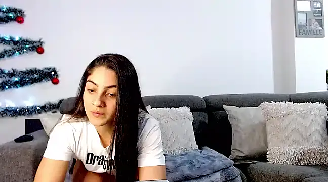Snapshot of sweet_sara2 chatting on December 22, 2024, 11:20 pm sweet sara2 online show from December 22, 2024, 11:20 pm