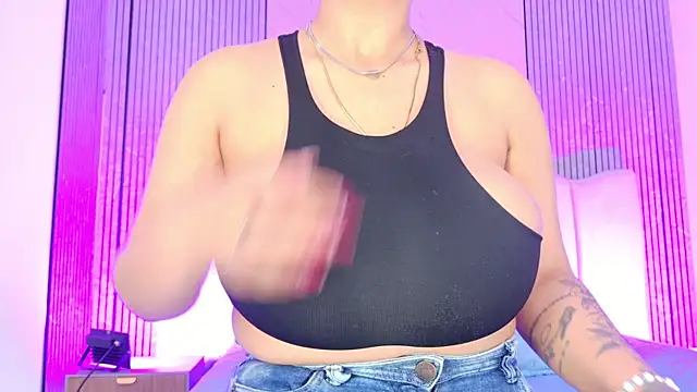 Snapshot of Sofia_martiin chatting on January 11, 2026, 3:33 am Sofia martiin online show from January 11, 2026, 3:33 am